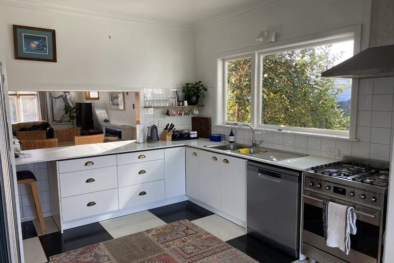 Photo of property in 63 Middle Road, Havelock North, 4130