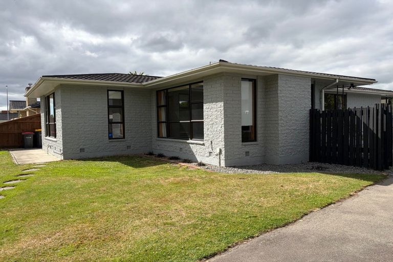 Photo of property in 15 Talltree Avenue, Avonhead, Christchurch, 8042