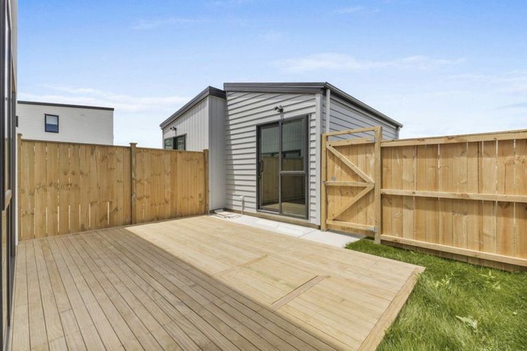 Photo of property in 14 Kapeta Lane, Karaka, Papakura, 2113