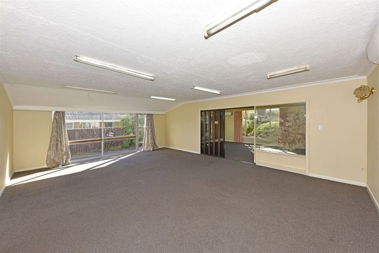 Photo of property in 429 Avonhead Road, Avonhead, Christchurch, 8042