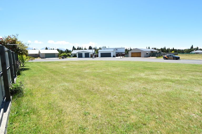 Photo of property in 30 Irishman Drive, Twizel, 7901
