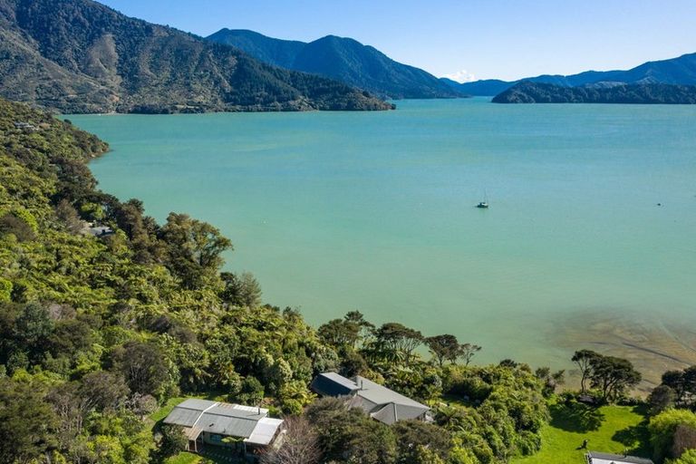 Photo of property in 254 Moetapu Bay Road, Moetapu Bay, Picton, 7282