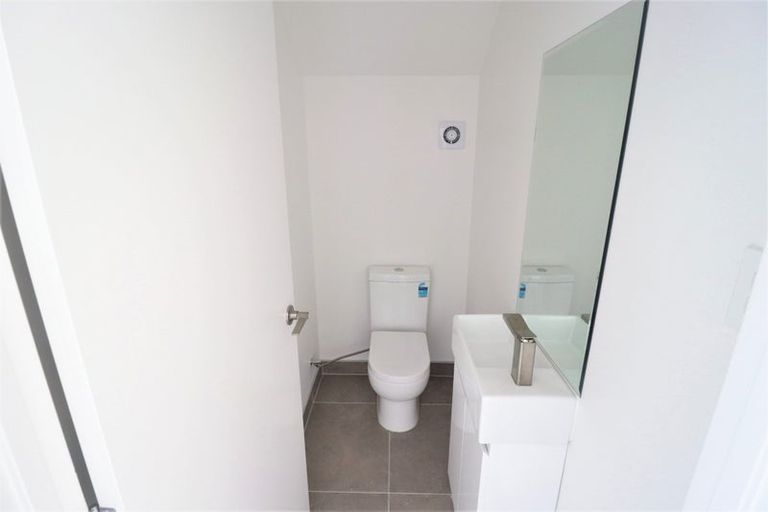 Photo of property in 34 Hobsonville Point Road, Hobsonville, Auckland, 0616