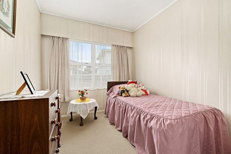 Photo of property in 2/4 Menary Street, Papakura, 2110