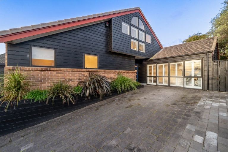 Photo of property in 2/59 Dalwhinnie Parade, Highland Park, Auckland, 2010