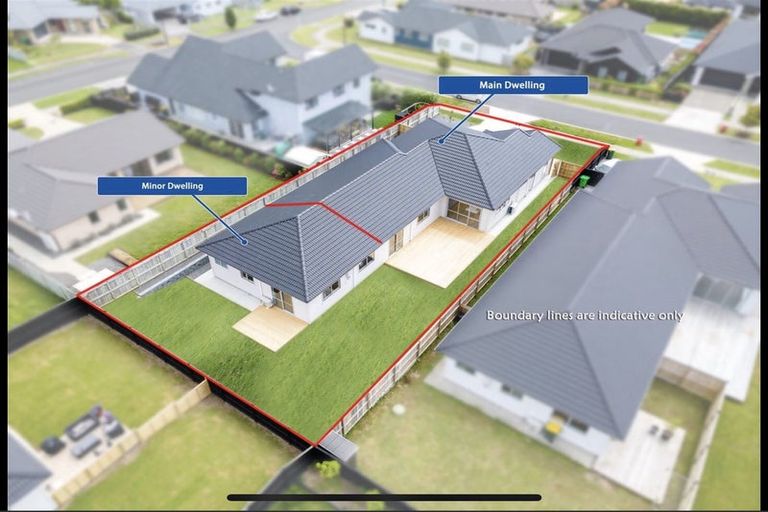 Photo of property in 15 Walter Ruddock Avenue, Kumeu, 0810