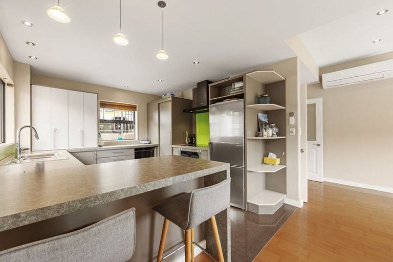 Photo of property in 8 Emerald Lane, Cashmere, Christchurch, 8022