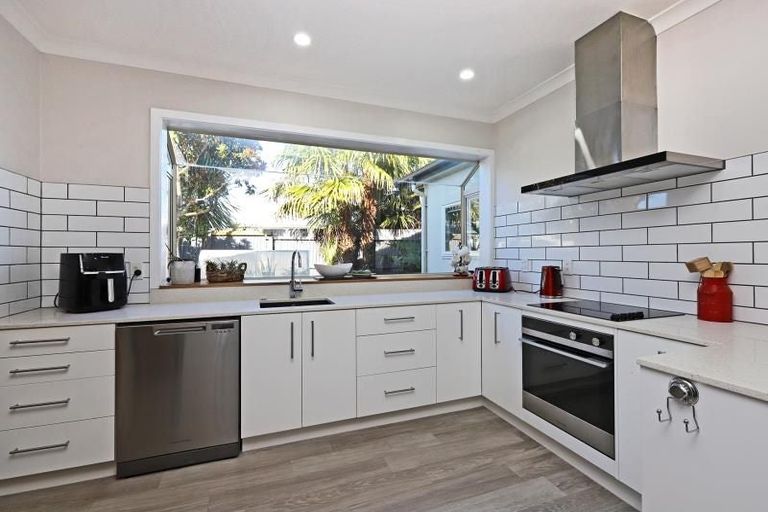 Photo of property in 78 Avondale Road, Taradale, Napier, 4112