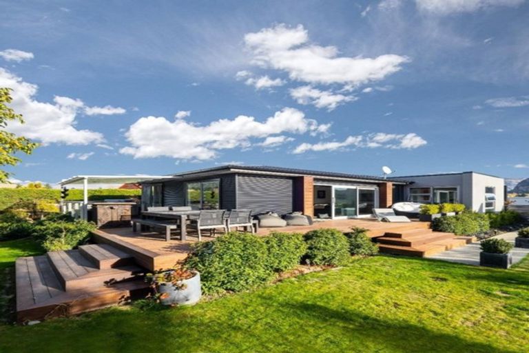 Photo of property in 3 Templeton Street, Albert Town, Wanaka, 9305