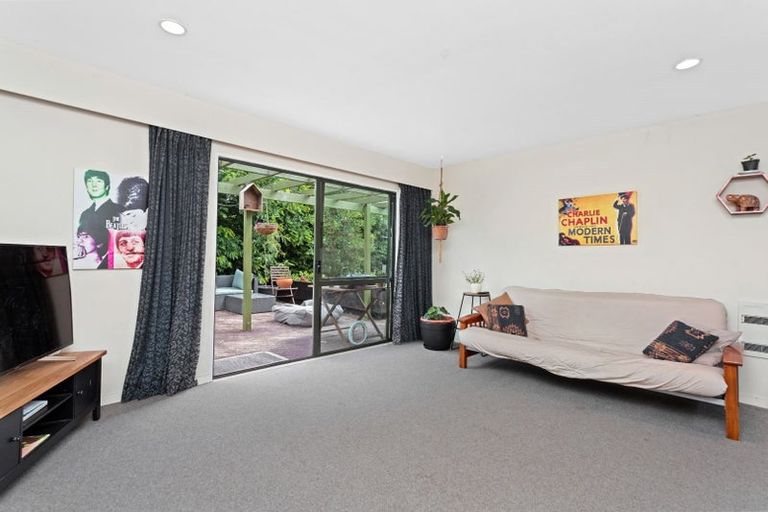 Photo of property in 2/9 Braemar Place, Avonside, Christchurch, 8061