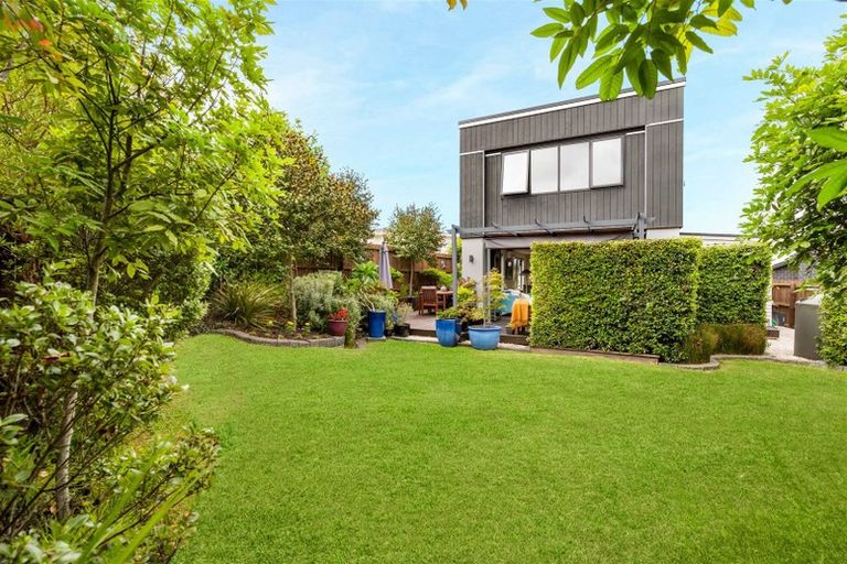 Photo of property in 16a Wharf Road, Te Atatu Peninsula, Auckland, 0610