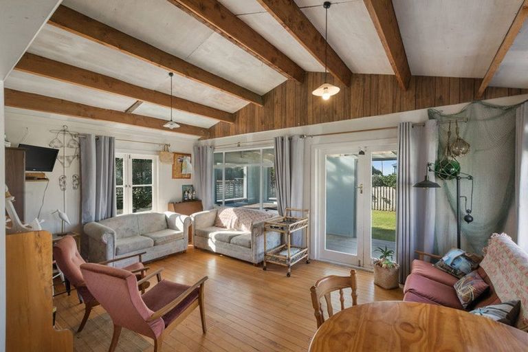 Photo of property in 283 Seaforth Road, Waihi Beach, 3611