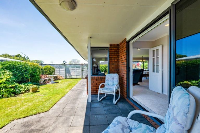 Photo of property in 6 Kellyville Heights, Merrilands, New Plymouth, 4312