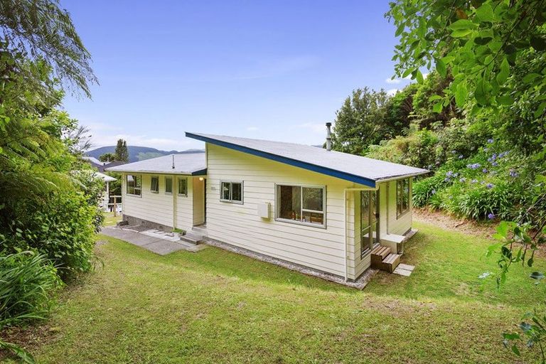 Photo of property in 18 Westhaven Drive, Tawa, Wellington, 5028