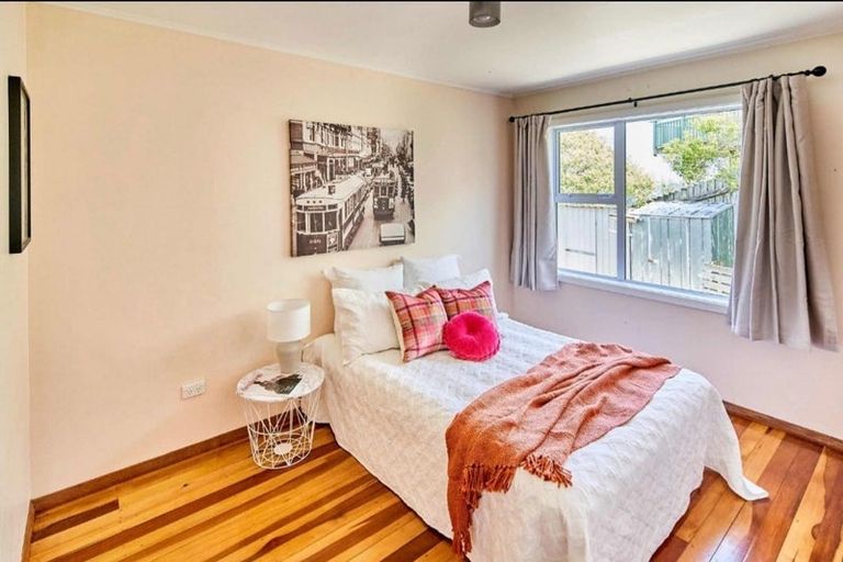 Photo of property in 10 Monowai Road, Johnsonville, Wellington, 6037