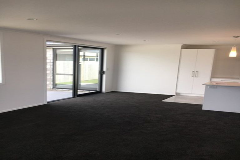 Photo of property in 37 Livingstone Drive, Papamoa Beach, Papamoa, 3118