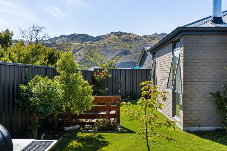 Photo of property in 11 Guano Crescent, Cromwell, 9310