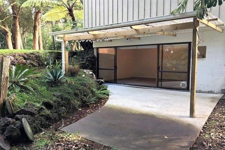 Photo of property in 4 Freshney Place, Hillpark, Auckland, 2102