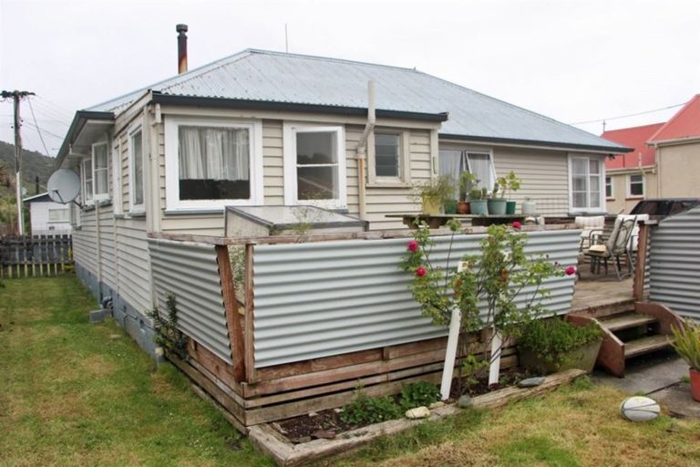Photo of property in 42 Richmond Street, Cobden, Greymouth, 7802