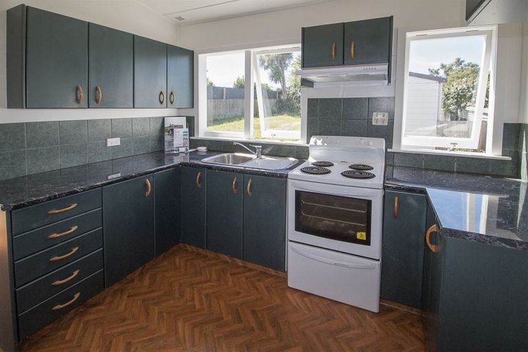 Photo of property in 16 Memorial Avenue, Parkside, Timaru, 7910