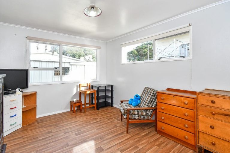 Photo of property in 14 Seaward Place, Wattle Downs, Auckland, 2103