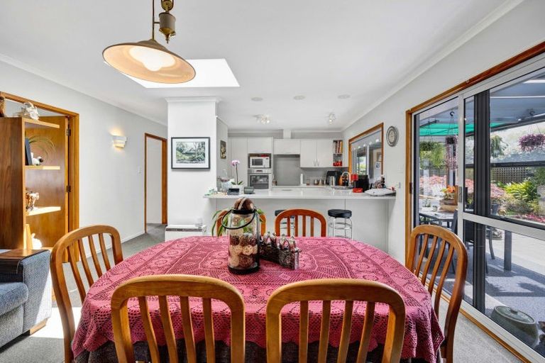 Photo of property in 6 Argyle Place, Highlands Park, New Plymouth, 4312