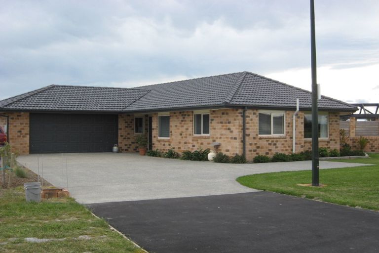 Photo of property in 8 Teviotview Place, Amberley, 7410