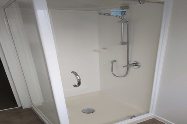 Photo of property in 6 Rickards Place, New Lynn, Auckland, 0600