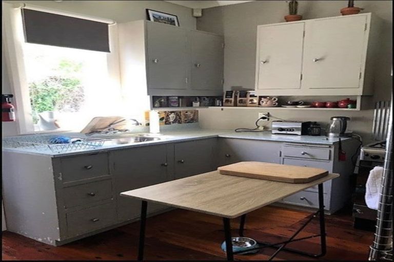 Photo of property in 49 Clyde Street, Island Bay, Wellington, 6023