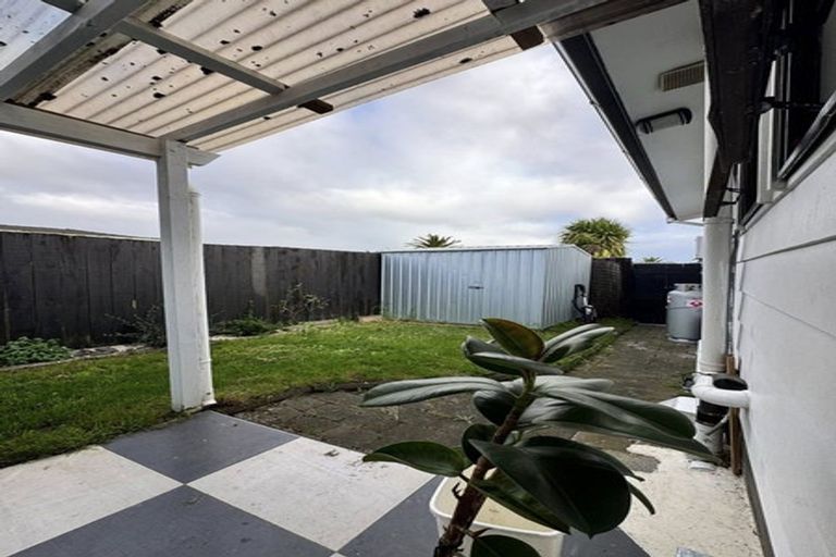 Photo of property in 100 Everglade Drive, Totara Heights, Auckland, 2105