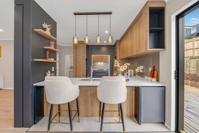 Photo of property in 23 Bremner Ridge Street, Flat Bush, Auckland, 2019