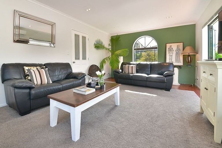 Photo of property in 34 Savoy Road, Orewa, 0931