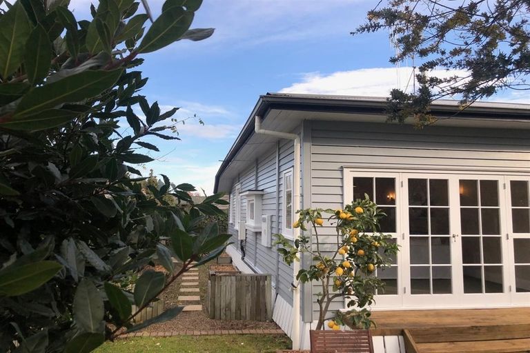 Photo of property in 23 Williams Street, Cambridge, 3434