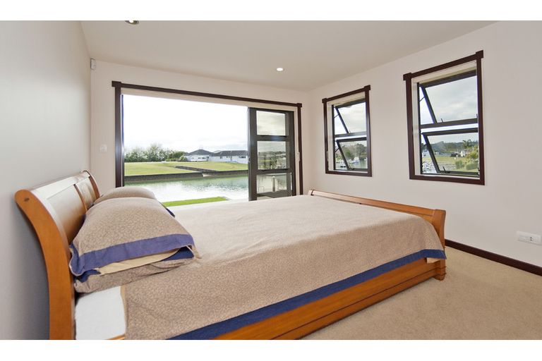 Photo of property in 10 Hei Esplanade, Whitianga, 3510