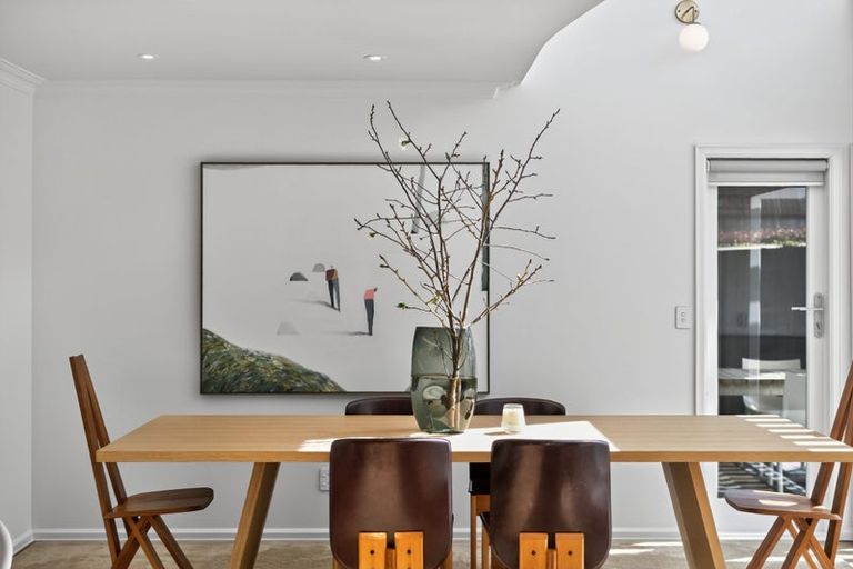 Photo of property in 32 Raymond Street, Point Chevalier, Auckland, 1022