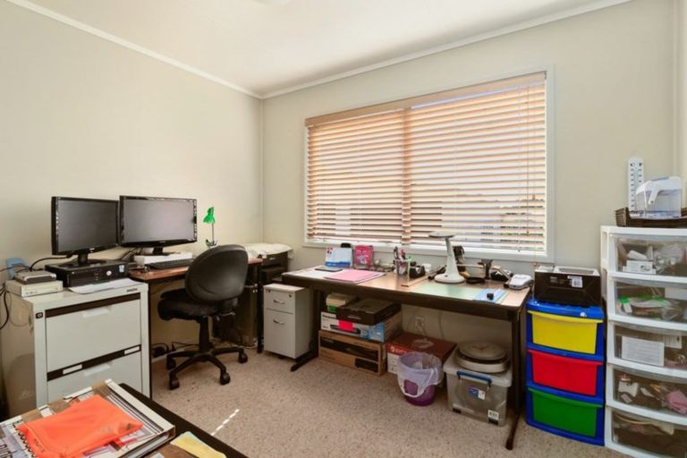 Photo of property in 32 Rewarewa Street, Owhata, Rotorua, 3010