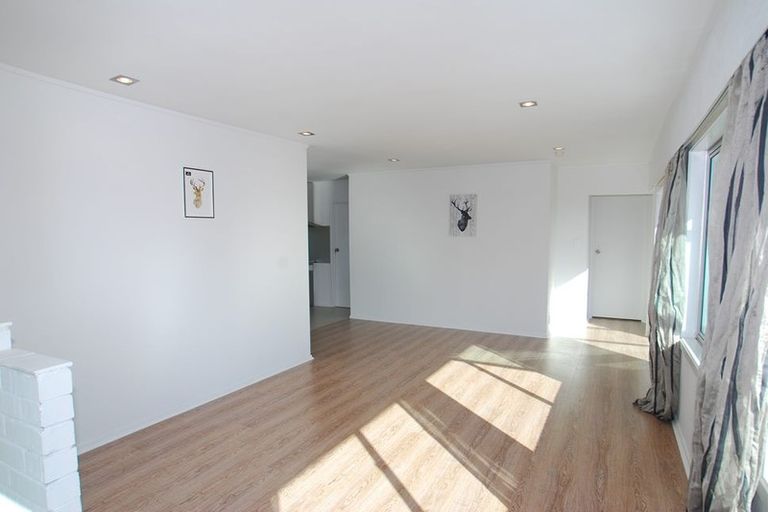 Photo of property in 35a Bay Street, Red Beach, 0932