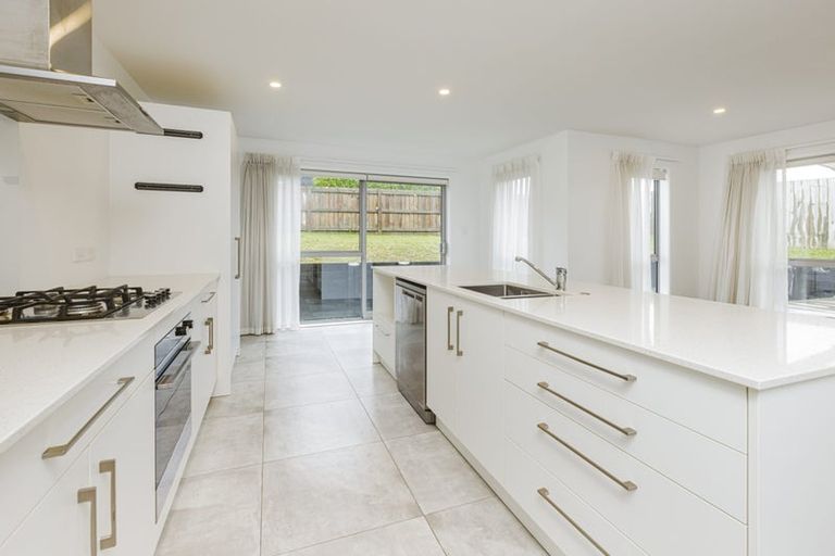 Photo of property in 22 Waitahu Rise, Pukekohe, 2120