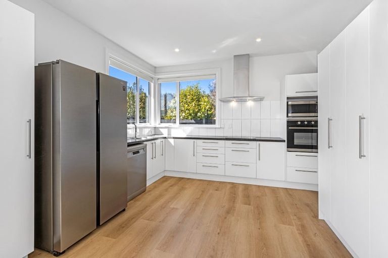 Photo of property in 10 Saint James Avenue, Papanui, Christchurch, 8053