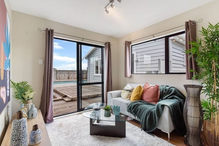 Photo of property in 14 Scarlet Oak Drive, Schnapper Rock, Auckland, 0632