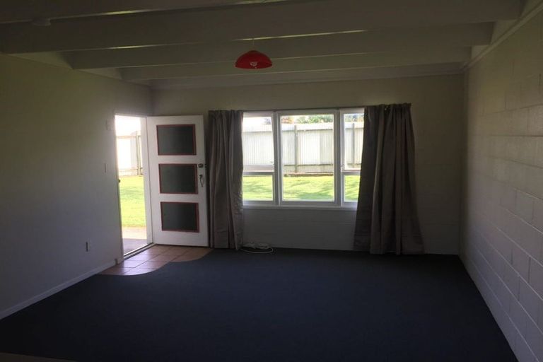 Photo of property in 22 Tironui Station Road East, Papakura, 2112