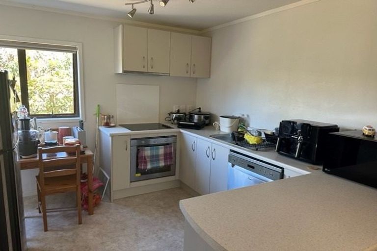 Photo of property in 3/8 Shakespeare Road, Milford, Auckland, 0620