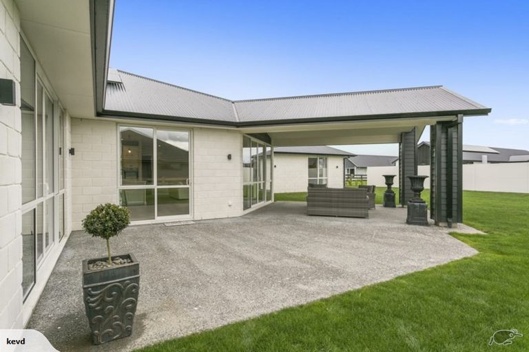 Photo of property in 129 Saint Kilda Road, Cambridge, 3434