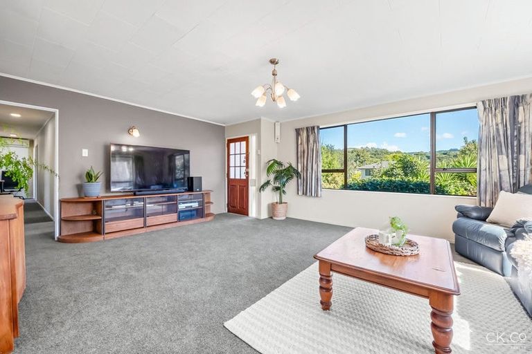 Photo of property in 127 Gemstone Drive, Birchville, Upper Hutt, 5018