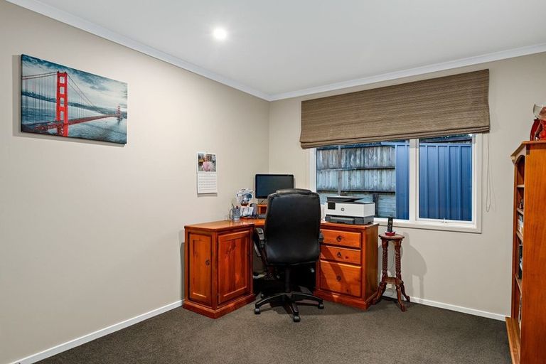Photo of property in 15 Kohia Way, Huapai, Kumeu, 0810