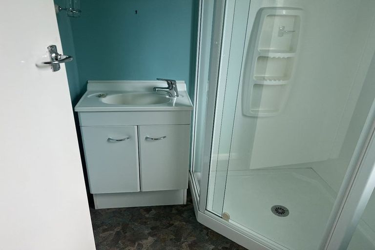 Photo of property in 28 Kings Drive, Levin, 5510