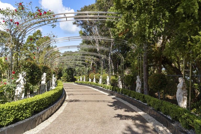 Photo of property in 104 Kauri Road, Laingholm, Auckland, 0604