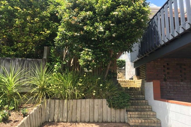 Photo of property in 1/20 Sunnyview Avenue, Shelly Park, Auckland, 2014