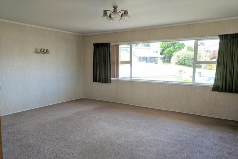 Photo of property in 6 Bellcroft Place, Belmont, Auckland, 0622