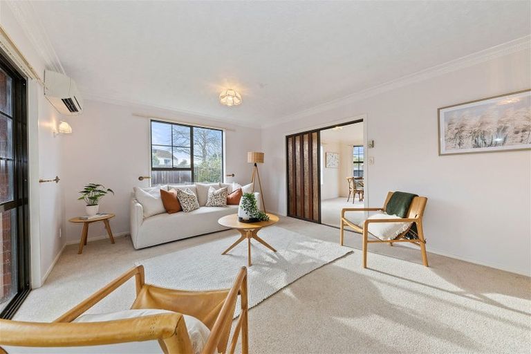 Photo of property in 11 Karnak Crescent, Russley, Christchurch, 8042